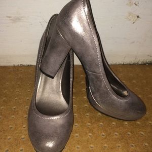 Silver 4 inch heals
